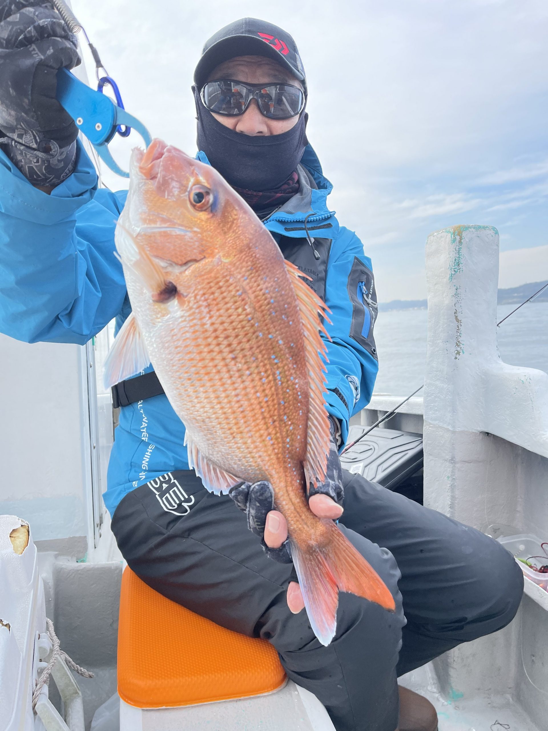 本日の竿がしら🎣最大3.4kg!!🌈 | 東京湾タイラバならVIBES丸